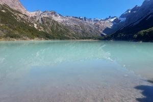 agua cristalina laguna esmeralda