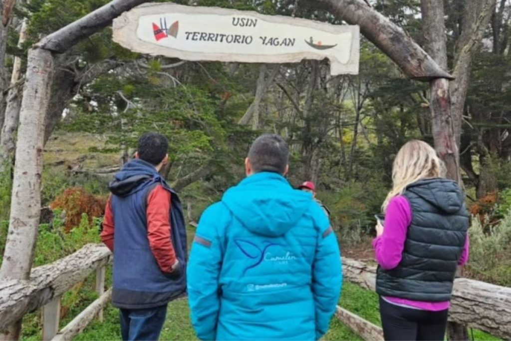 Grupo de personas  en Puerto Almanza